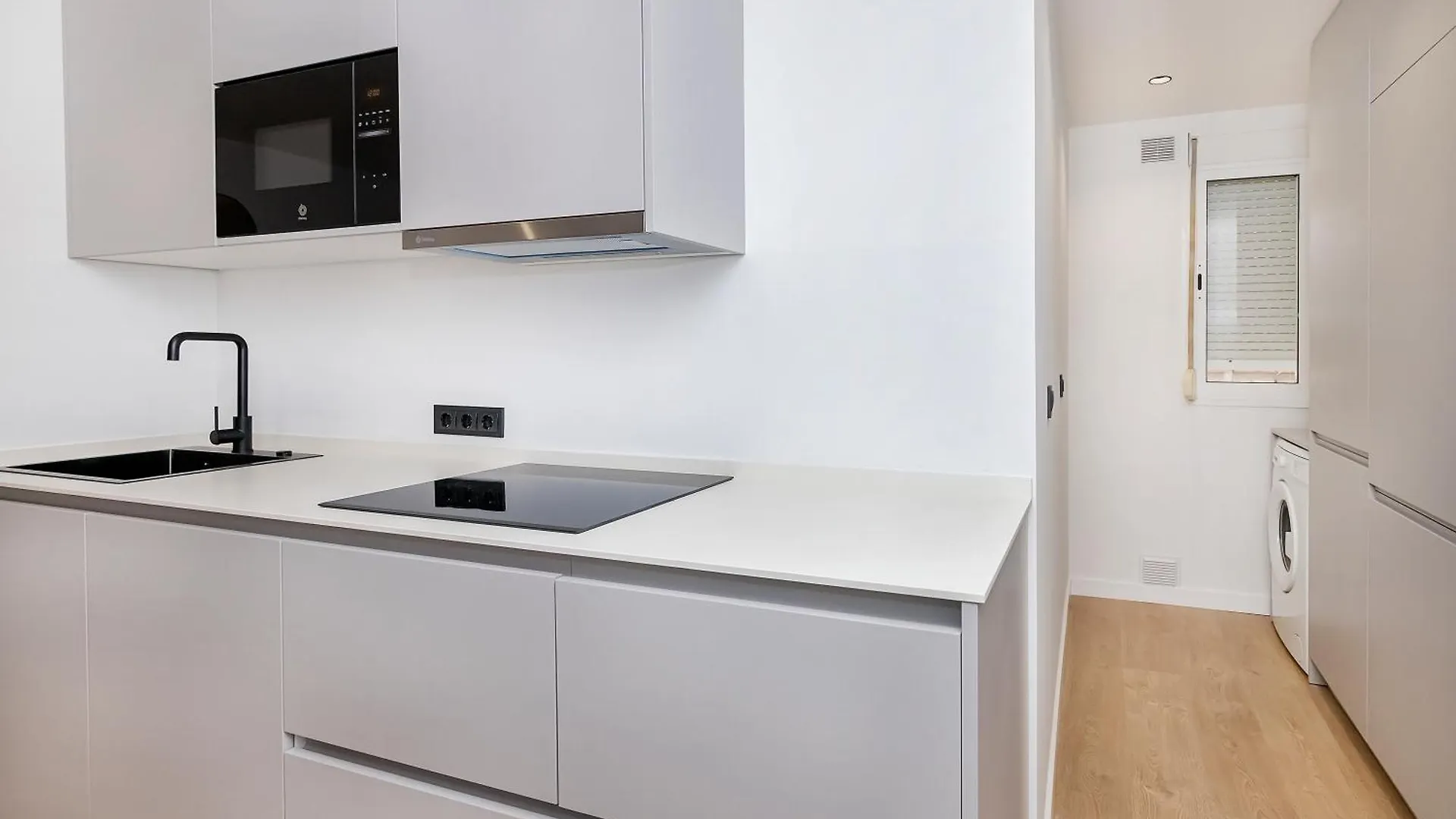 San Rafael & Parking Apartment Malaga